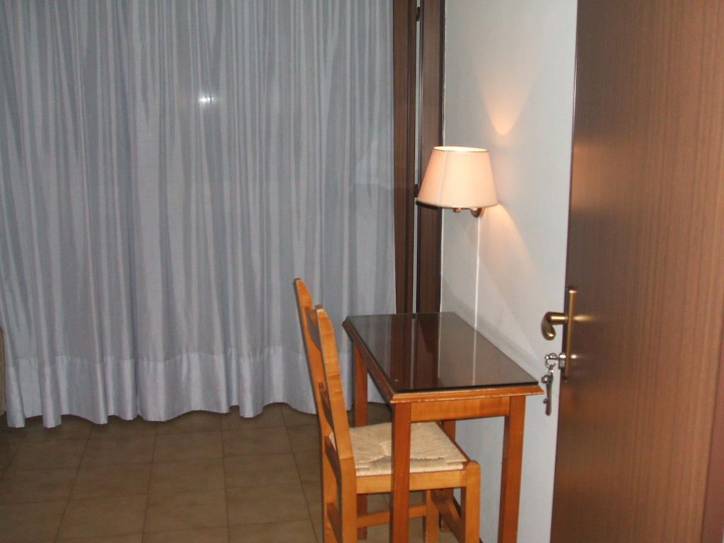 Hotel Ristorante Da Gianni Bovolone Værelse billede