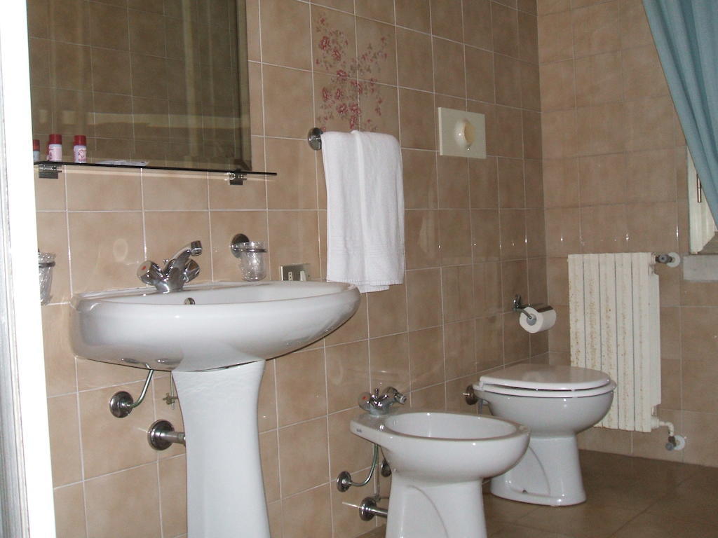 Hotel Ristorante Da Gianni Bovolone Værelse billede